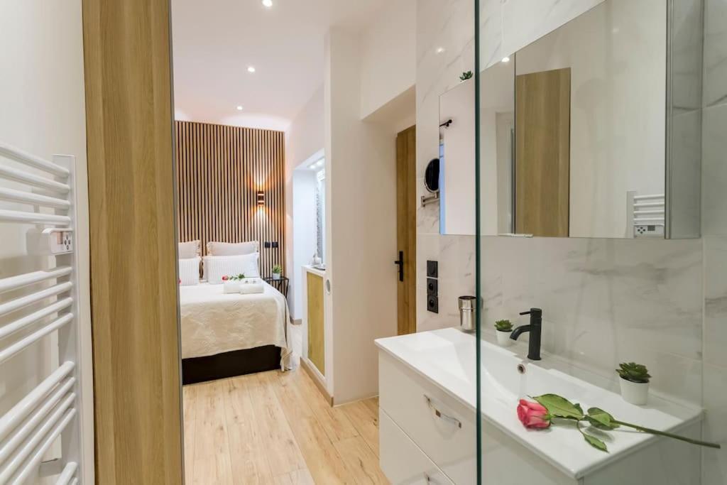 Suite Paris, Tour Eiffel, Champs Elysees Exterior foto